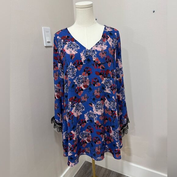 ASTR the label blue floral dress Medium‎ - Picture 2 of 5